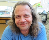 Sedm představ Michala Roškaňuka o podařených Vánocích a Silvestru
