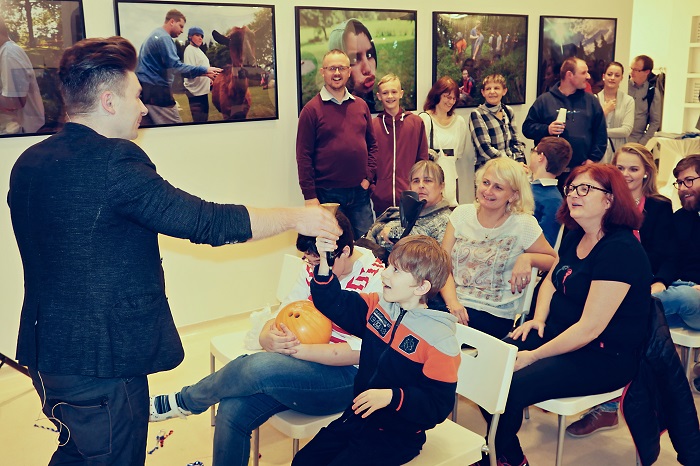 Na křtu Charitativního a osvětového kalendáře NAUTIS