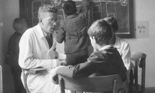 Byl Hans Asperger anděl, nebo padouch?