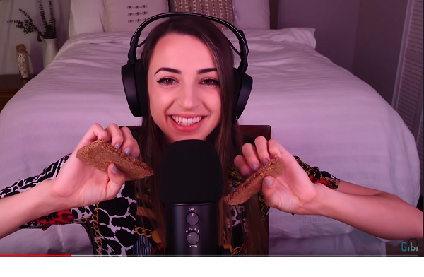 ASMR navozuje mozkový orgasmus. Může pomáhat i lidem na spektru autismu.
